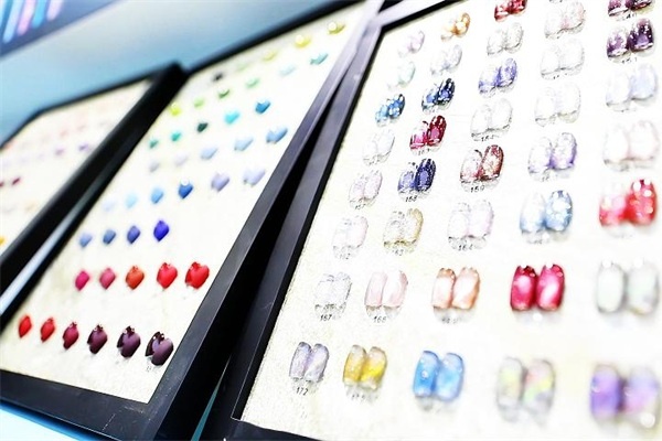 Composición y clasificación del esmalte en gel UV.